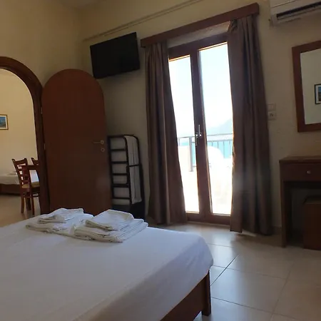 Evita And 3* Bali (Crete)